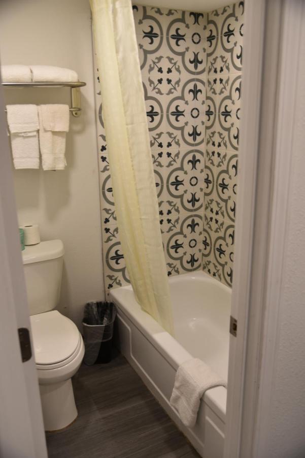 Town Place Studio Apartment Snyder Exterior foto