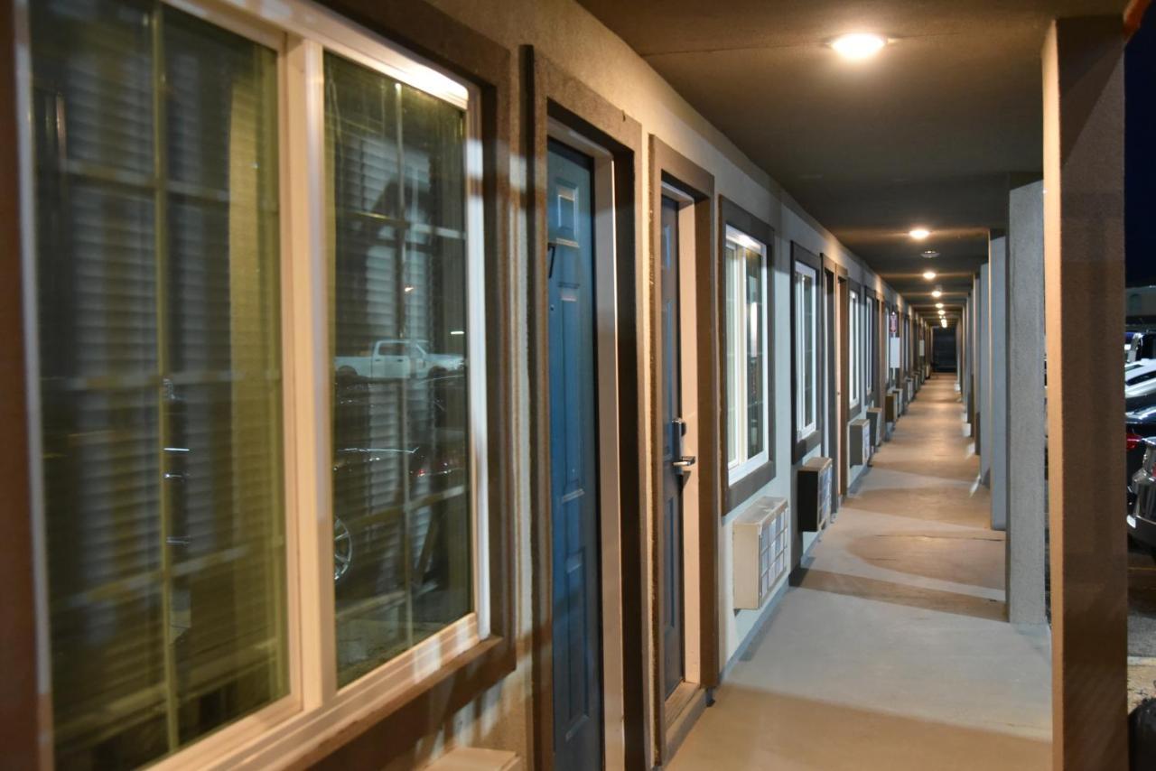Town Place Studio Apartment Snyder Exterior foto